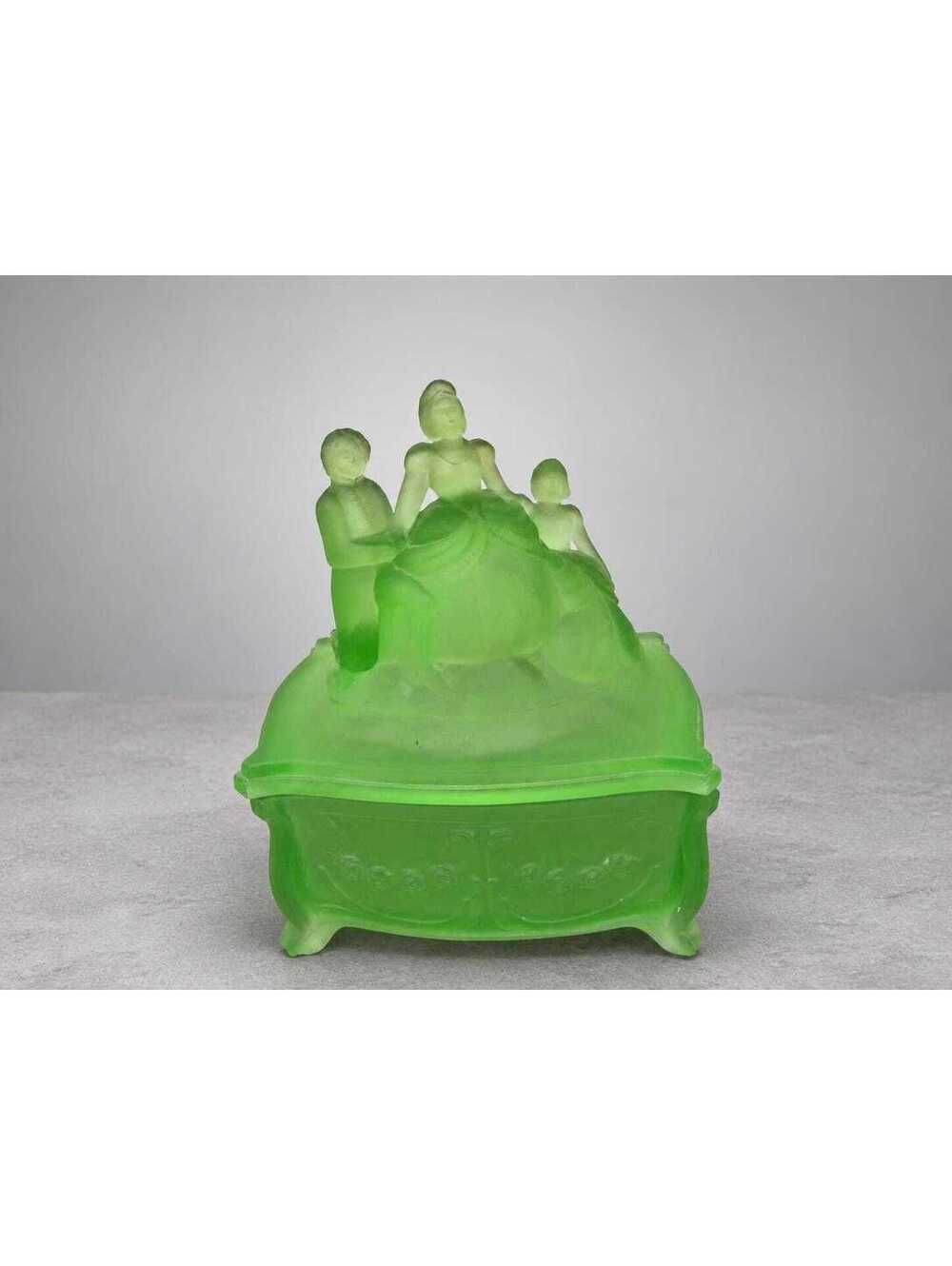 Vintage New Martinsville Green Satin Glass Martha Washington Powder Box Jar